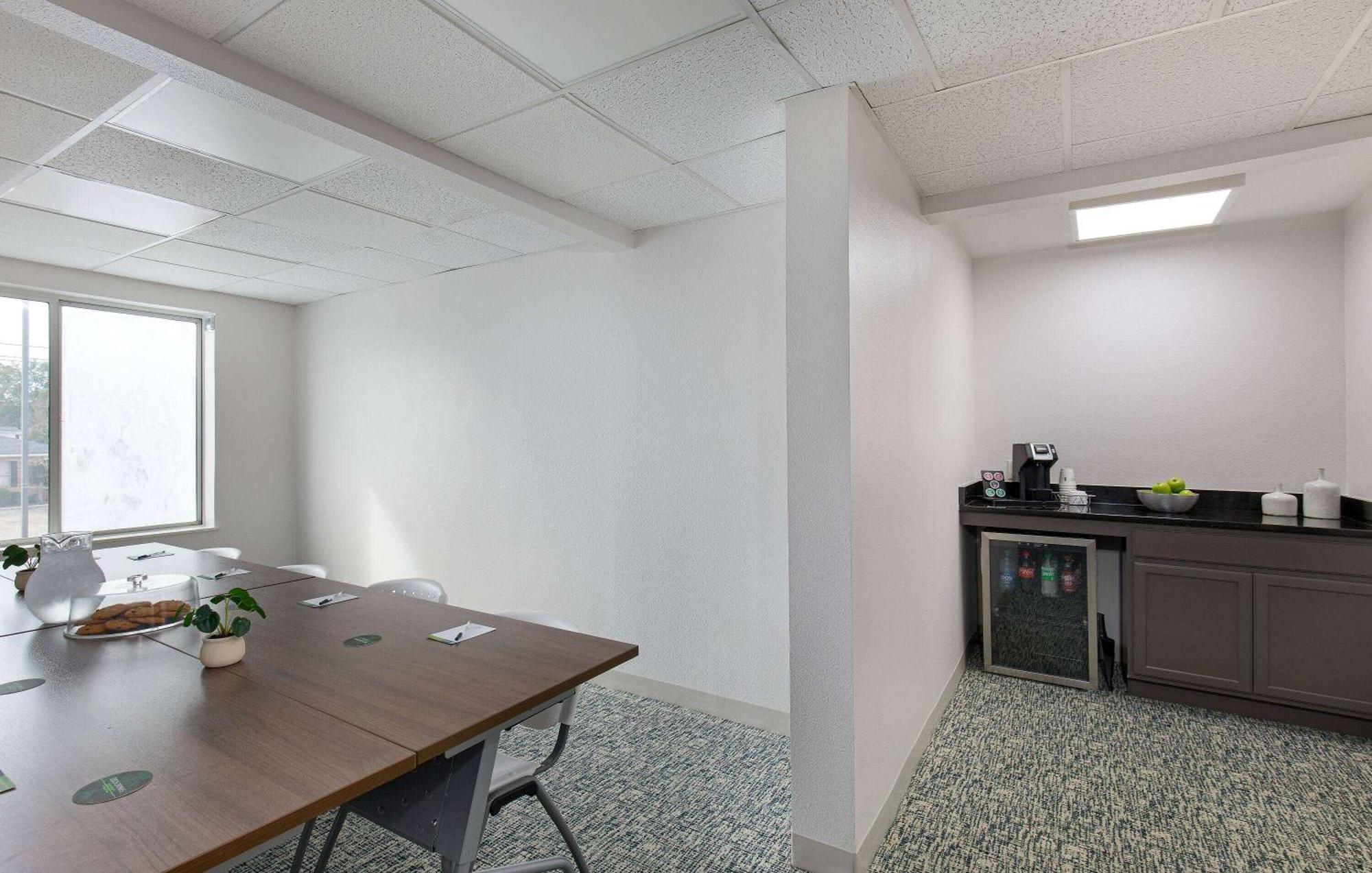 Wingate By Wyndham Hotel 3*