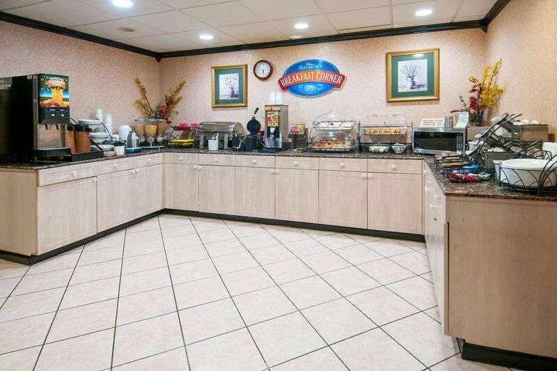 Wingate By Wyndham Hotel 3*