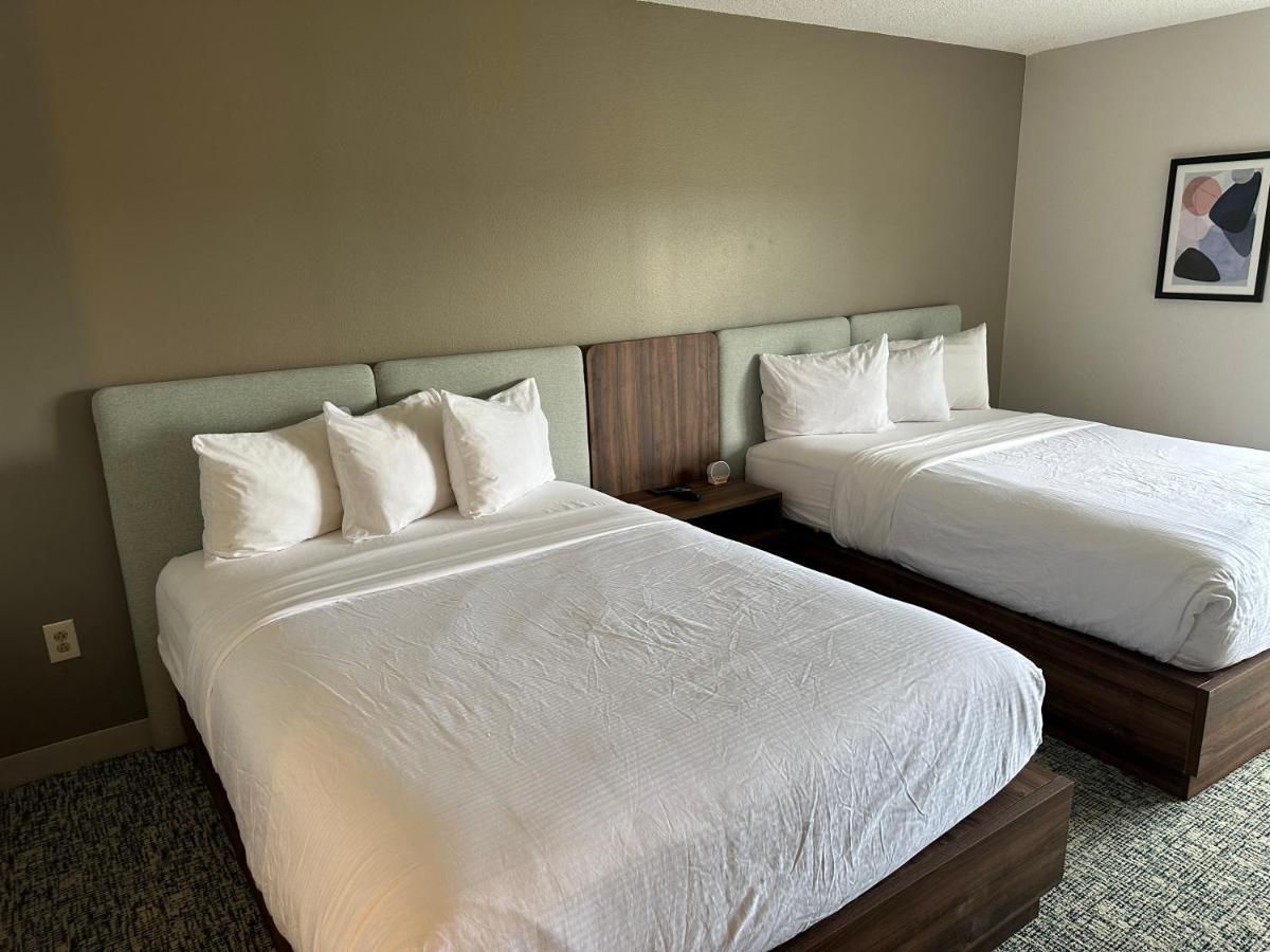 Wingate By Wyndham Hotel